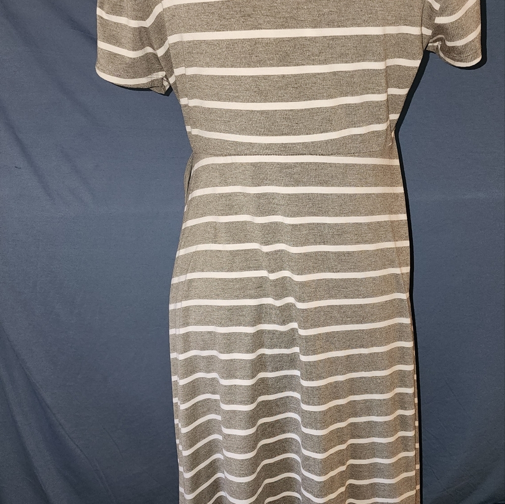 Torrid gray and white short sleeve dresses